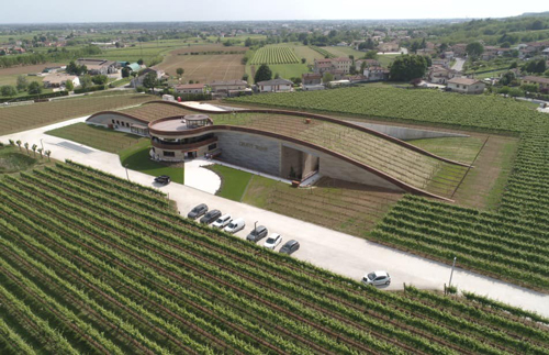 Una collina fra i vigneti di Nervesa: la cantina Giusti Dal Col-1 Una collina fra i vigneti di Nervesa: la cantina Giusti Dal Col-1
